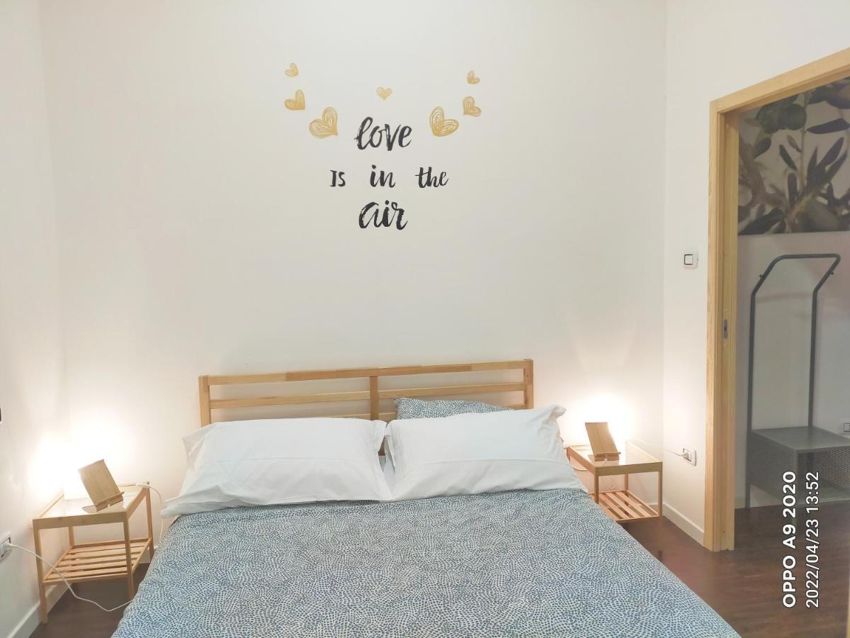 Apartamento Piazza Carita' Centro Storico Nápoles Habitación foto