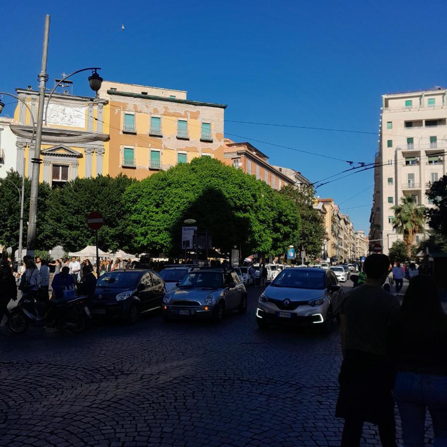 Apartamento Piazza Carita' Centro Storico Nápoles Exterior foto
