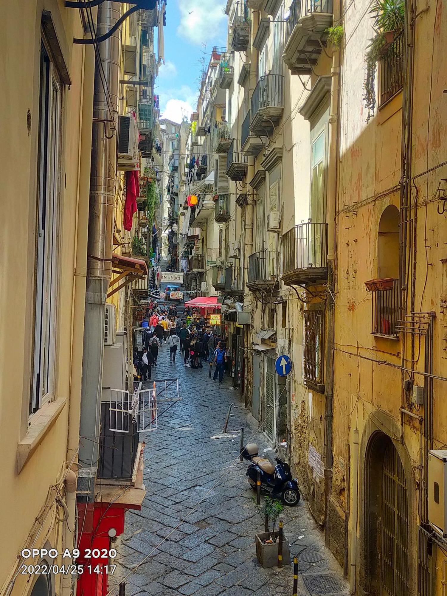 Apartamento Piazza Carita' Centro Storico Nápoles Exterior foto