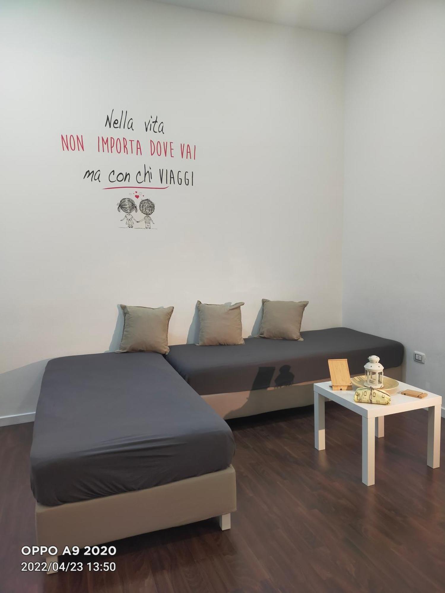 Apartamento Piazza Carita' Centro Storico Nápoles Habitación foto
