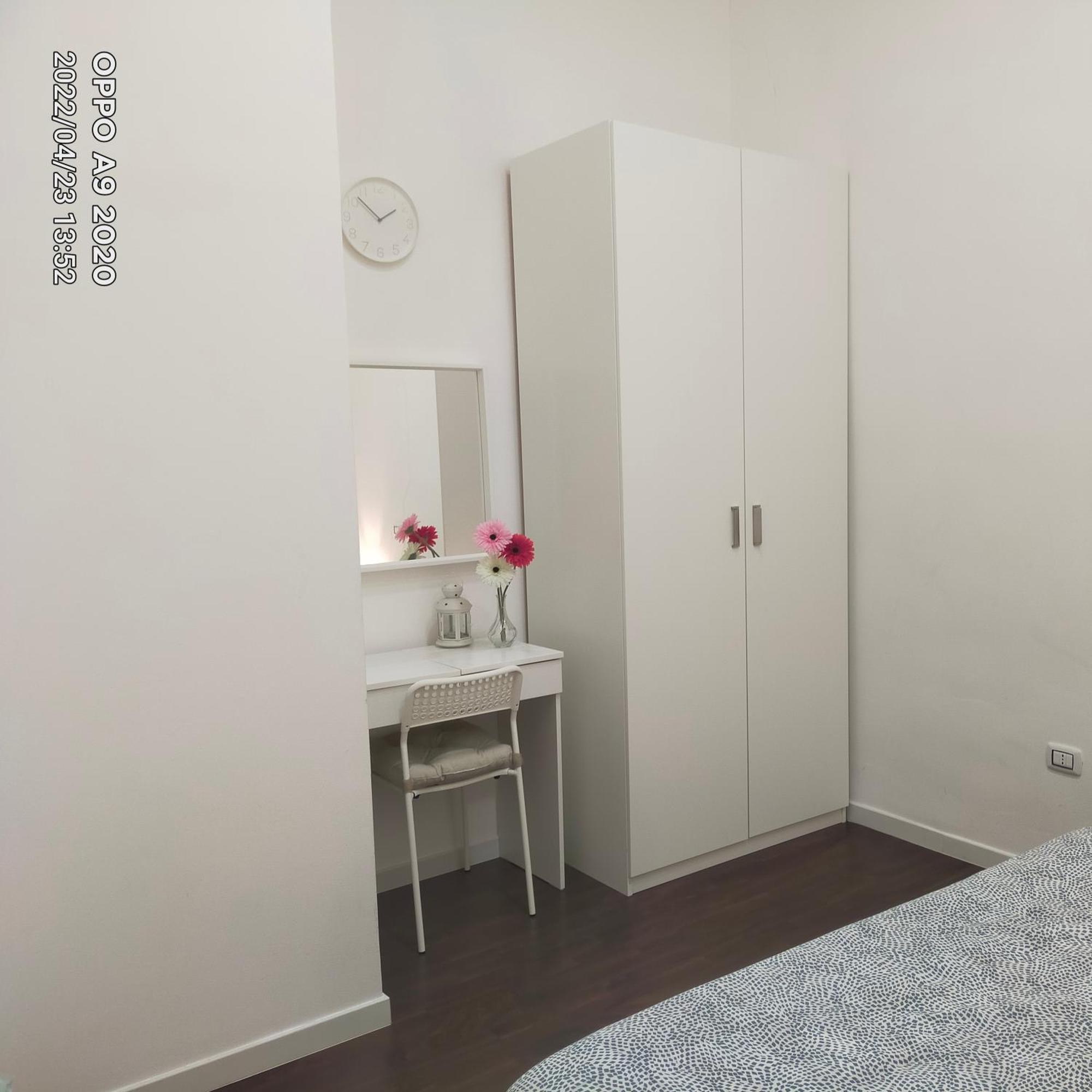 Apartamento Piazza Carita' Centro Storico Nápoles Habitación foto
