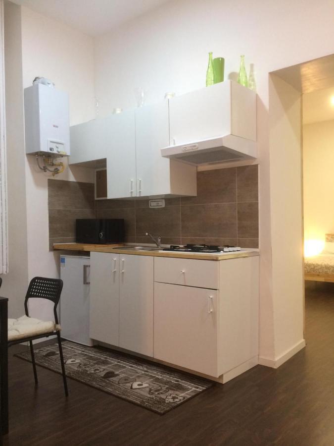 Apartamento Piazza Carita' Centro Storico Nápoles Exterior foto