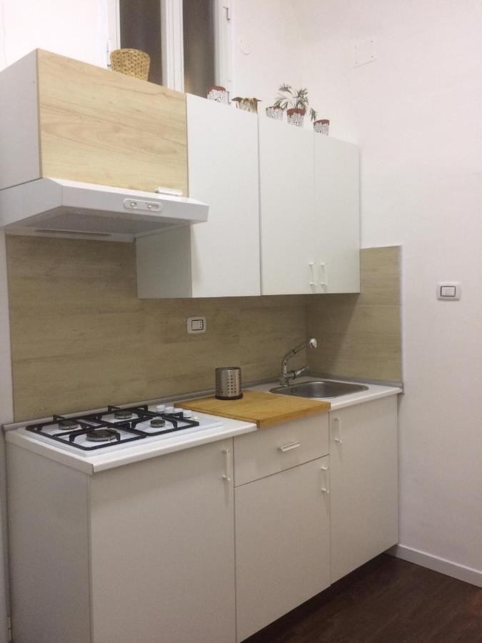 Apartamento Piazza Carita' Centro Storico Nápoles Exterior foto